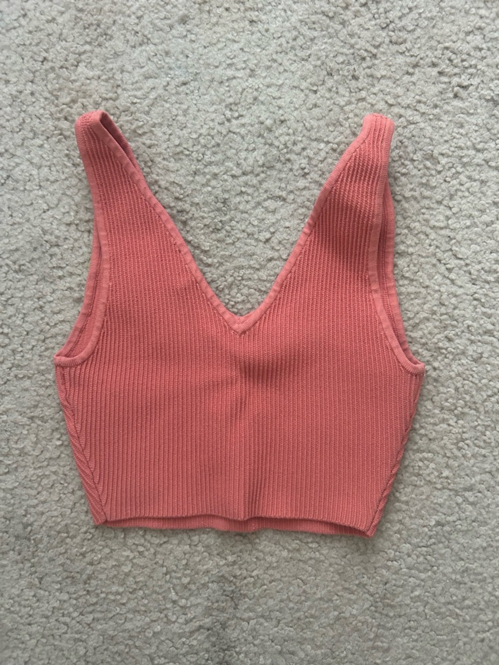 Aritzia Coral Ribbed V-Neck Cropped Tank